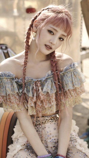 Minnie from GIDLE DUMDi DUMDi