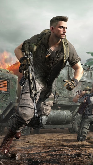 Soldier running with a rifle in PlayerUnknown's Battlegrounds