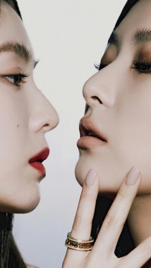 Irene and Seulgi from Red Velvet