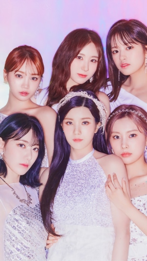 IZONE members in sparkling outfits