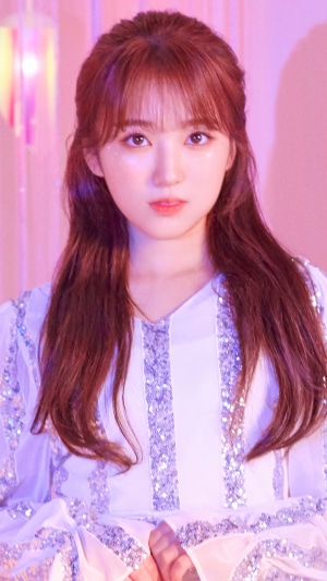 Yabuki Nako from IZONE
