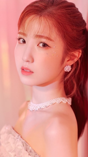 Honda Hitomi from IZONE in Oneiric Diary concept photo