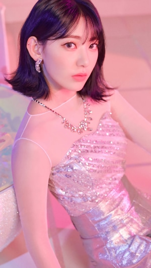 Sakura Miyawaki from IZONE