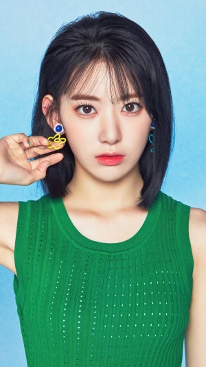 Sakura Miyawaki from IZONE