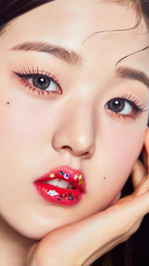 Jang Wonyoung from IZONE close-up