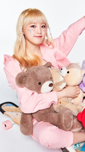 Choi Yena from IZONE with stuffed animals