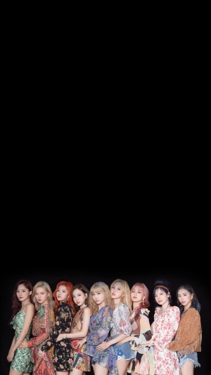 TWICE Kpop Girls Posing Together