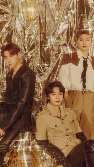 Monsta X Kpop group members posing