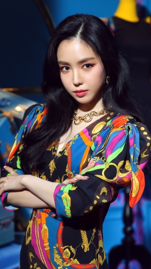 Son Na-eun from Apink