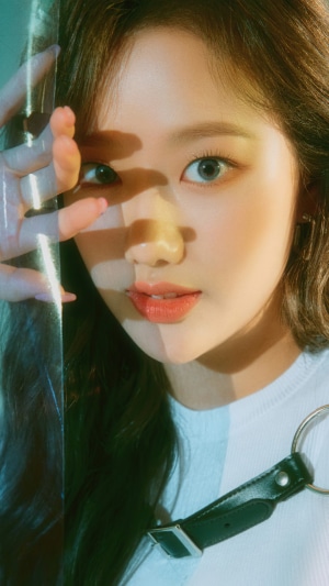 Son Na-eun from April Kpop