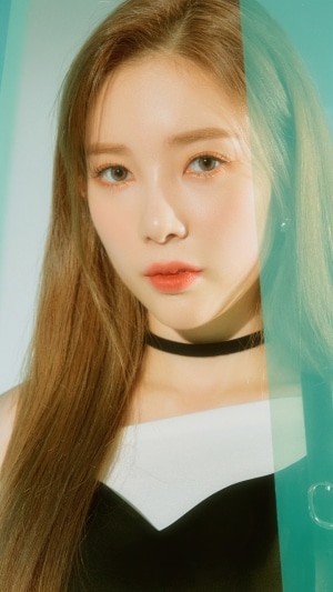 Yoon Chae-kyung from April Kpop