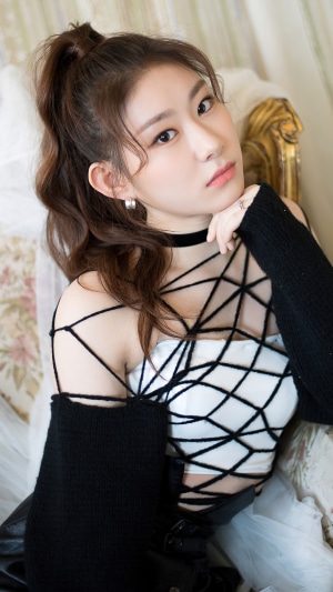 Chaeryeong from ITZY posing for a photoshoot