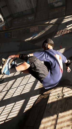Tony Hawk's Pro Skater 1 + 2 Skateboarder in Skatepark