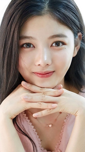 Kim Yoo-jung Close-Up Portrait