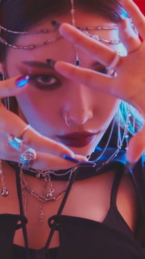 Chungha from Kpop wearing jewelry and makeup
