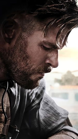 Chris Hemsworth in Extraction