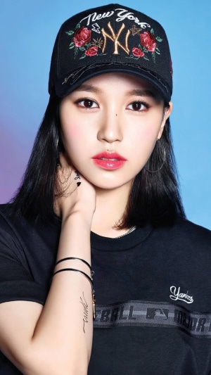 Mina from TWICE wearing a New York Yankees cap
