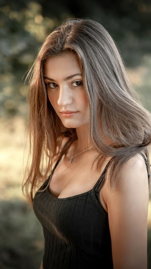 Model in black dress, 4K