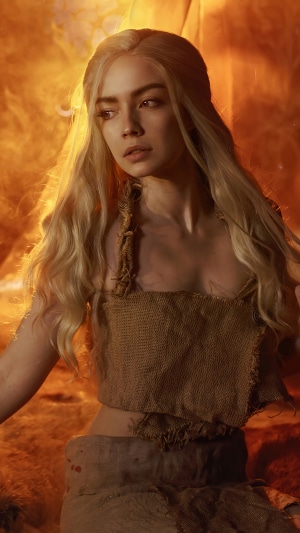 Daenerys Targaryen from Game of Thrones cosplay