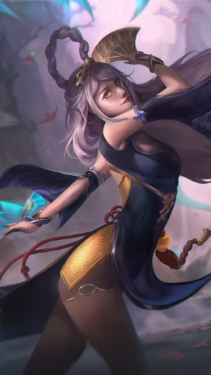 Woman with fan from Garena Free Fire