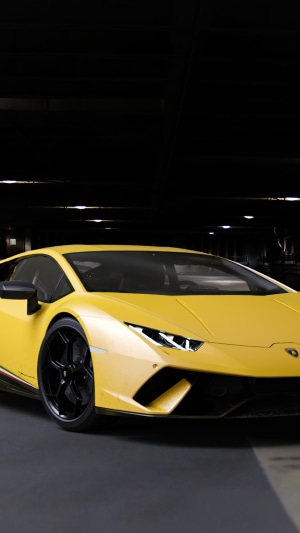 Yellow Lamborghini Huracan Performante 4K