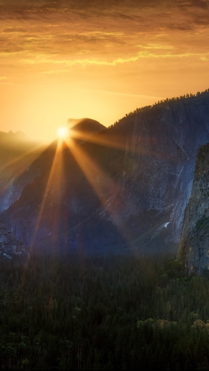 Sunrise over Yosemite National Park mountains