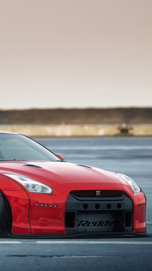Red Nissan GT-R 4K