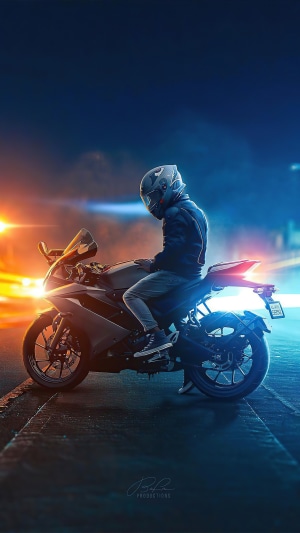 Rider on a Yamaha sportbike at night