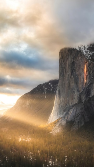 Horsetail Fall Firefall in Yosemite National Park 4K