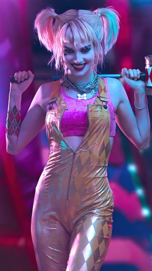 Harley Quinn Cosplay with Hammer