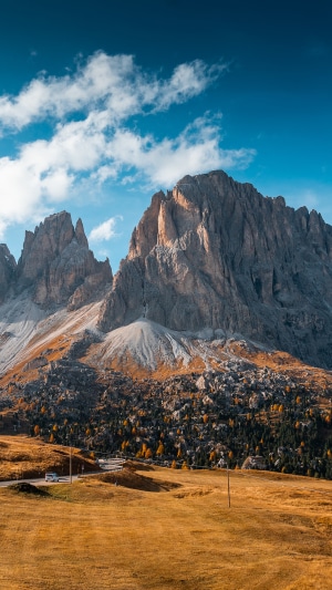 Mountains and sky in 4K