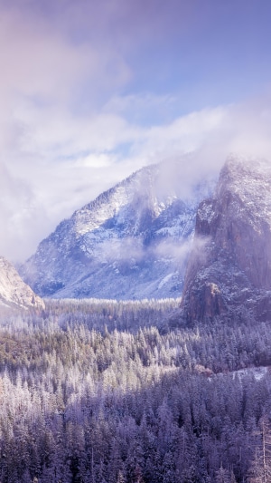 Yosemite Valley mountains with snow and fog 4K