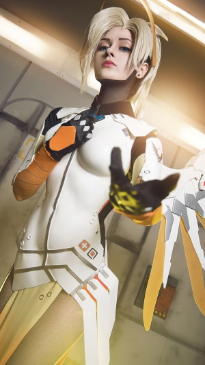Mercy from Overwatch cosplay