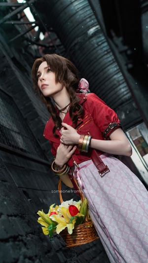 Aerith Gainsborough from Final Fantasy cosplay