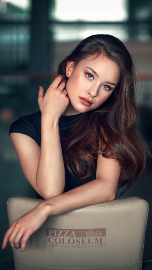 Model Portrait in 4K