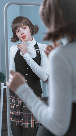 Makoto Niijima from Persona 5 cosplay