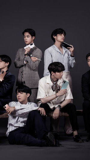 BTS Group Photo with Samsung Galaxy Phones