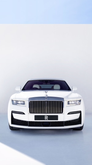 White Rolls-Royce Ghost front view