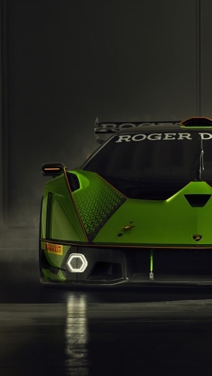 Green Lamborghini Essenza SCV12 race car