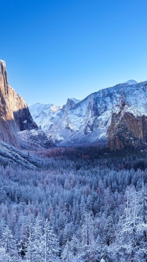 Yosemite Valley mountains in winter 4K