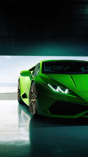 Green Lamborghini Huracan 4K