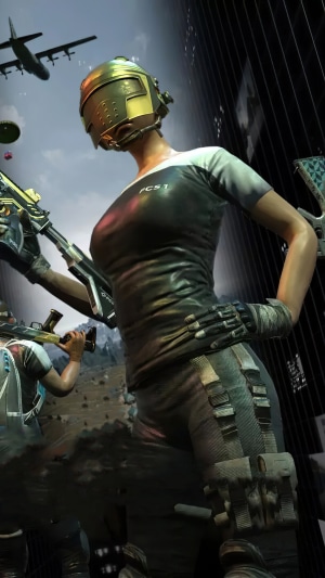 Player from PlayerUnknown's Battlegrounds with golden helmet