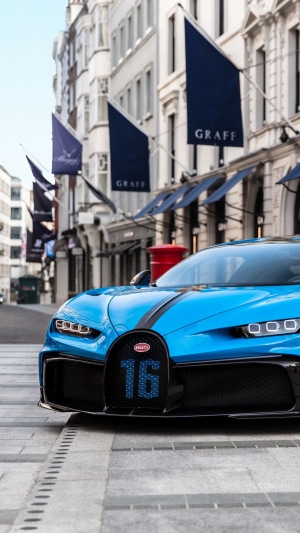 Bugatti Chiron Pur Sport with number 16