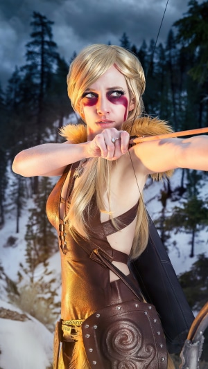 Cosplay of a female archer from The Elder Scrolls
