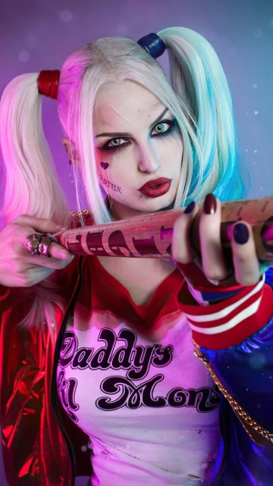 Harley Quinn from DC Comics cosplay with baseball bat