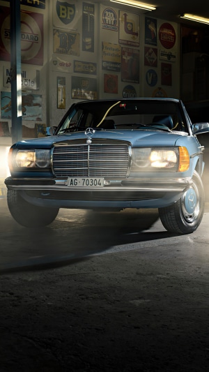 Mercedes-Benz W123 in a garage