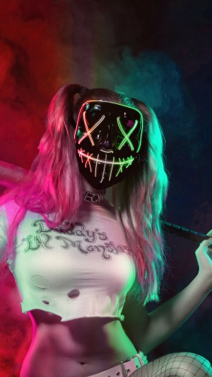 Harley Quinn with a Purge mask and baseball bat