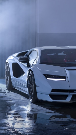 White Lamborghini Countach LPI 800-4 4K