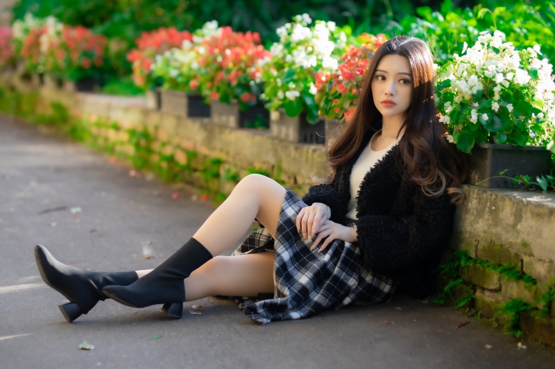 4K, Asian, Sitting, Legs, Pantyhose, Skirt, Fur coat, HD Wallpaper ...