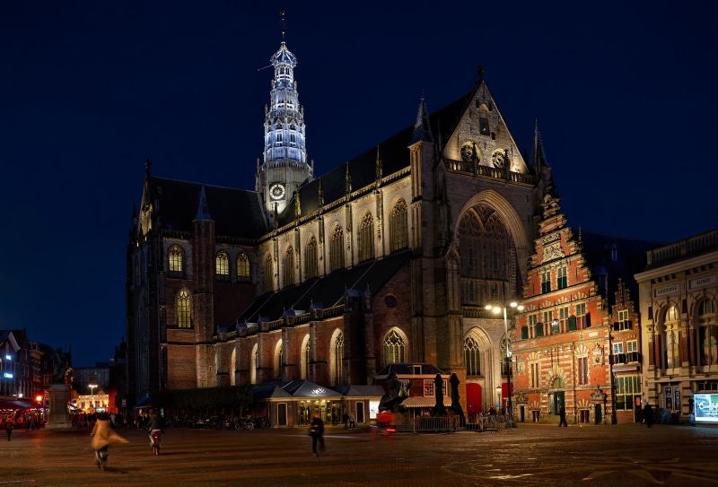 Grote Kerk and historic buildings in Haarlem at night
